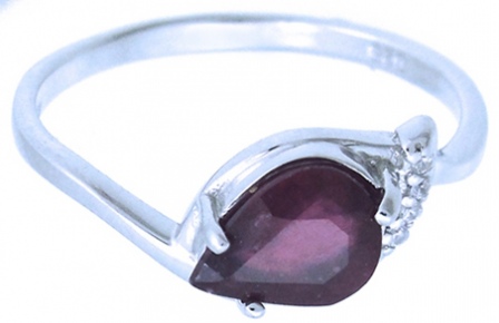 Кольцо с рубинами и фианитами из серебра (арт. 2393542)