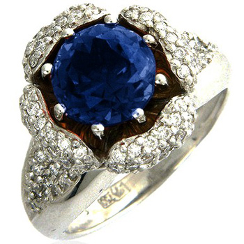 Яркое кольцо Цветок с 166 бриллиантами, 1 сапфиром из белого золота 750 (арт. 361827)