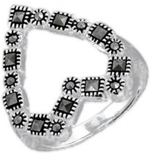 Кольцо Сердце с марказитом из серебра (арт. 383325)