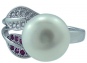 Кольцо с жемчугом, рубинами и фианитами из серебра