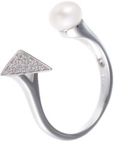 Кольцо с жемчугом и фианитами из серебра (арт. 769528)