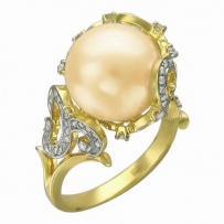 Кольцо с жемчугом и бриллиантами из жёлтого золота (арт. 822316)