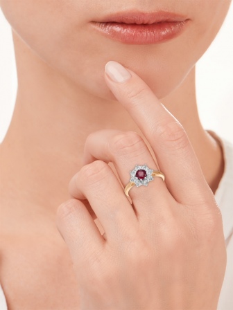 Кольцо с рубином и бриллиантами из красного золота (арт. 2004491)