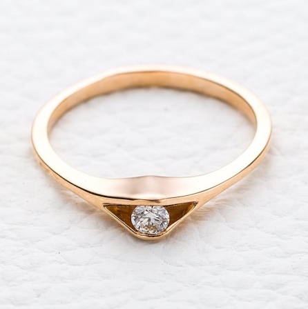 Кольцо с 1 бриллиантом из красного золота (арт. 2380087)