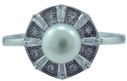 Кольцо с жемчугом и фианитами из серебра (арт. 2392172)