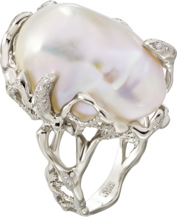 Кольцо с жемчугом и бриллиантами из белого золота (арт. 2490227)
