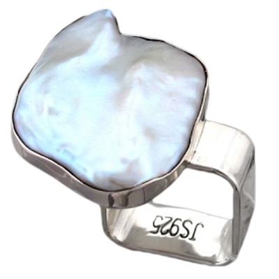 Кольцо с перламутром из серебра (арт. 322724)