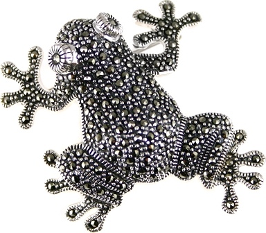 Брошь Лягушка с марказитом из серебра (арт. 736232)