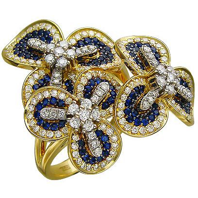 Кольцо Цветы с бриллиантами, сапфирами из комбинированного золота 750 пробы (арт. 820987)