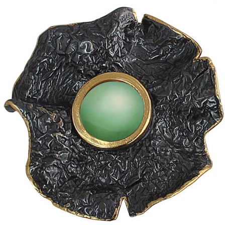 Кольцо с 1 нефритом из чернёного серебра с позолотой (арт. 846374)