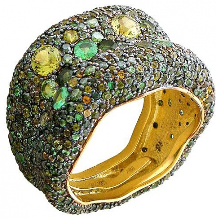 Кольцо с россыпью цветных и драгоценных камней из жёлтого золота 750 пробы (арт. 877806)