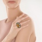 Кольцо с корундами, бриллиантами и сапфирами из золота